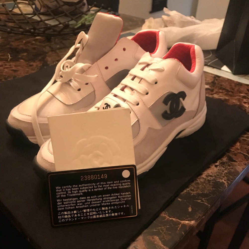 Brand new pair of CHANEL calf skin and fabric 🔥👟